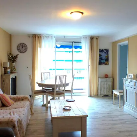 Beautiful Located 800 M From The Apartment