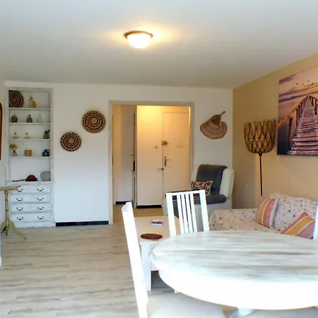Apartment Beautiful Located 800 M From The