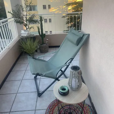 Apartment Beautiful Located 800 M From The *