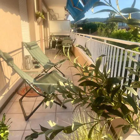 Beautiful Located 800 M From The * Six-Fours-les-Plages